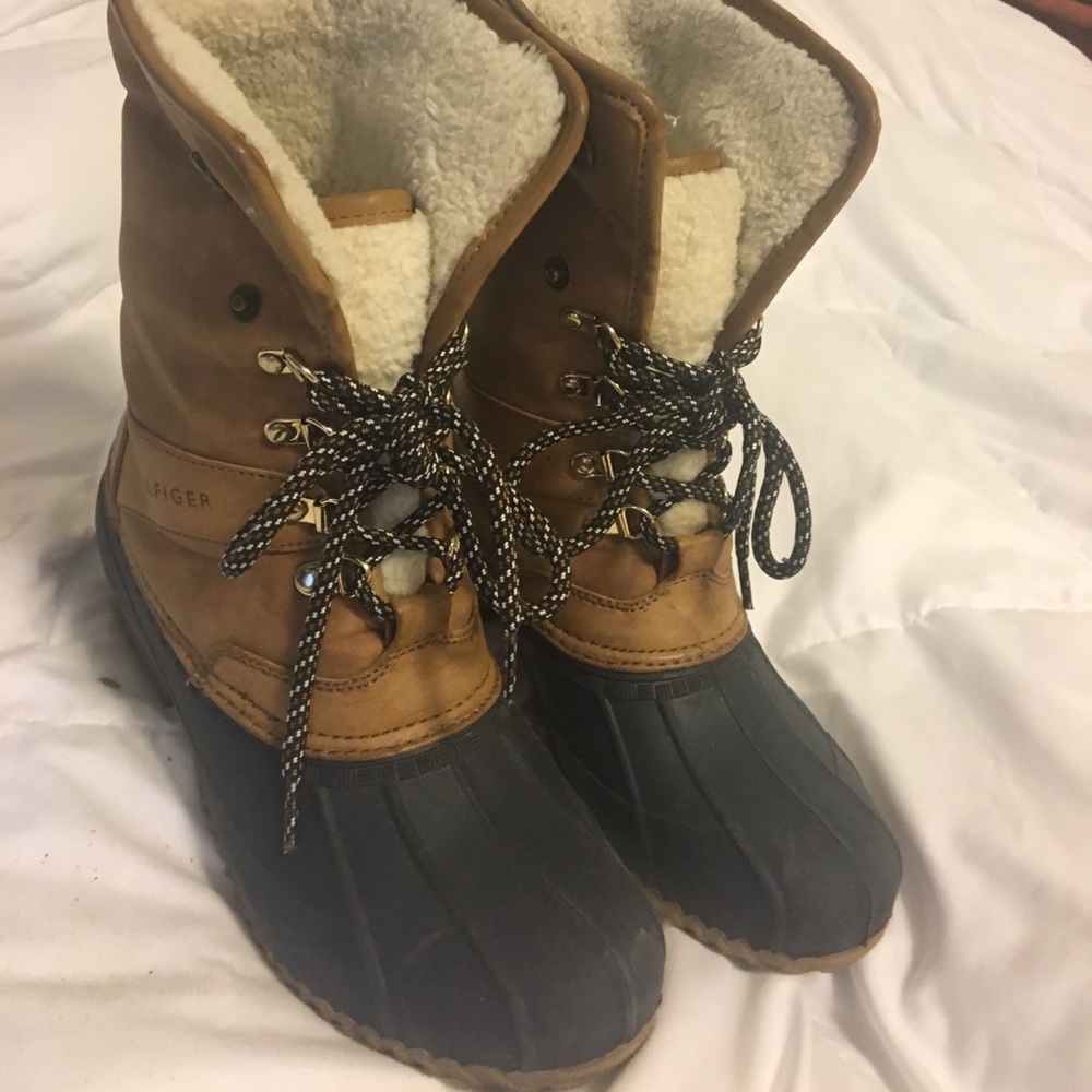 Snow boots